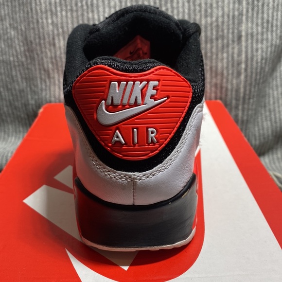 NIKE AIR MAX 90 - Picture 4 of 7